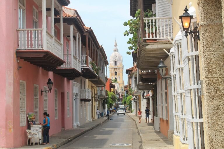 Quién fue Don Pedro de Heredia y cuál es su legado en Cartagena 17 antigua ciudad de cartagena con arquitectura colonial