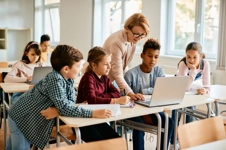 Qué colegios públicos en Canadá ofrecen mejores programas académicos 8 Qué colegios públicos en Canadá ofrecen mejores programas académicos