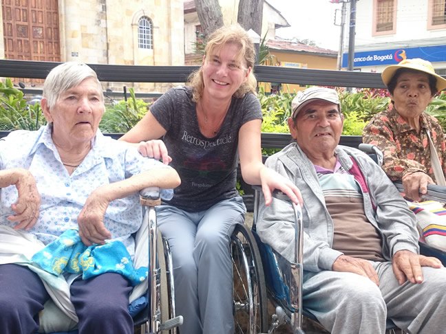 Qué oportunidades hay para trabajar cuidando adultos mayores en Colombia 2 cuidado de adultos mayores en colombia