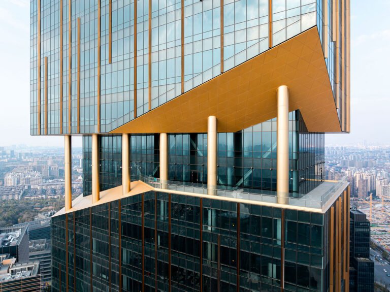 Qué servicios y beneficios ofrece el Centro Empresarial Oxo Center