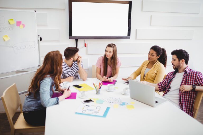 Cómo construir y gestionar equipos de alto desempeño en tu empresa 4 Cómo construir y gestionar equipos de alto desempeño en tu empresa