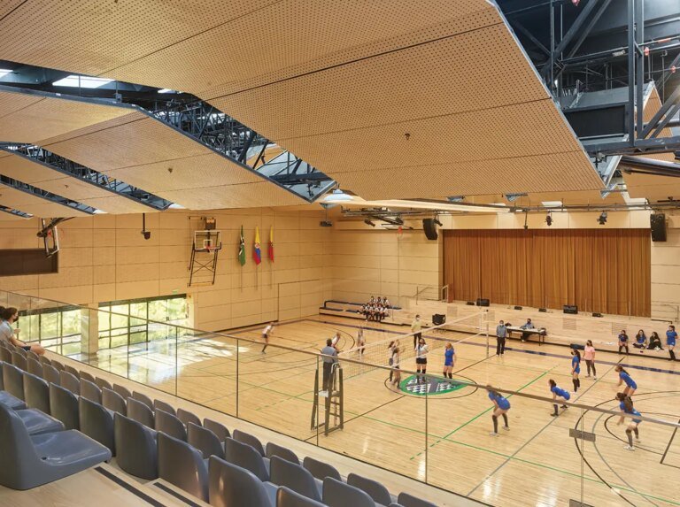 Dónde encontrar un colegio con nuevo gimnasio en Bogotá 2 gimnasio moderno en colegio de bogota