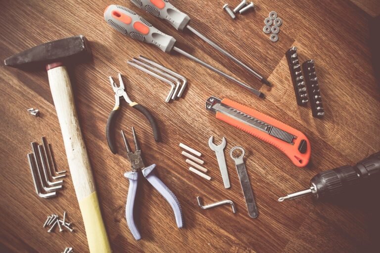 Cuáles son los costos y presupuestos más comunes en una obra 6 herramientas de construccion en una obra