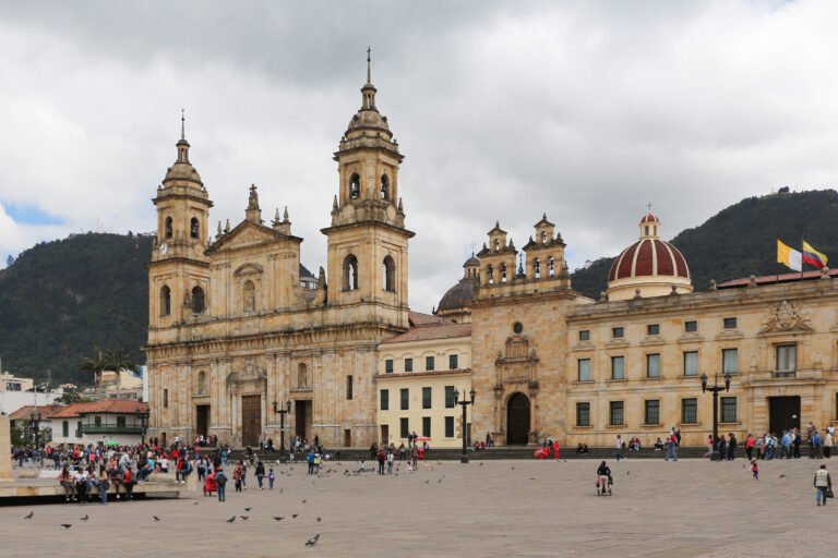 Las iglesias en Colombia deben pagar impuestos según la ley 3 Las iglesias en Colombia deben pagar impuestos según la ley