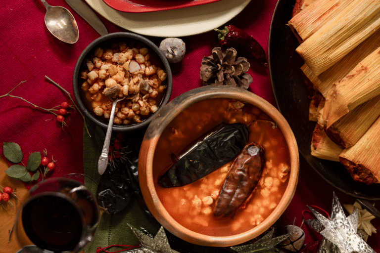 Qué recetas deliciosas puedo hacer con lechona y tamales el tolimense