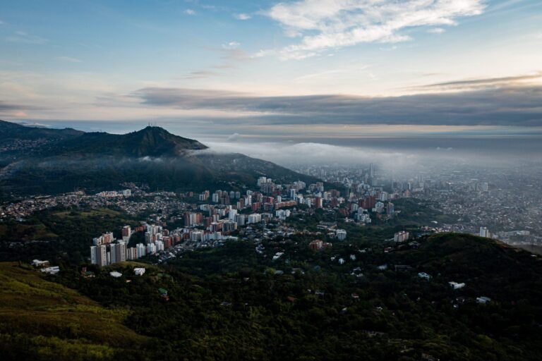 Cuáles son los mejores sitios turísticos en el Valle del Cauca con hospedaje 13 paisaje del valle del cauca con montanas