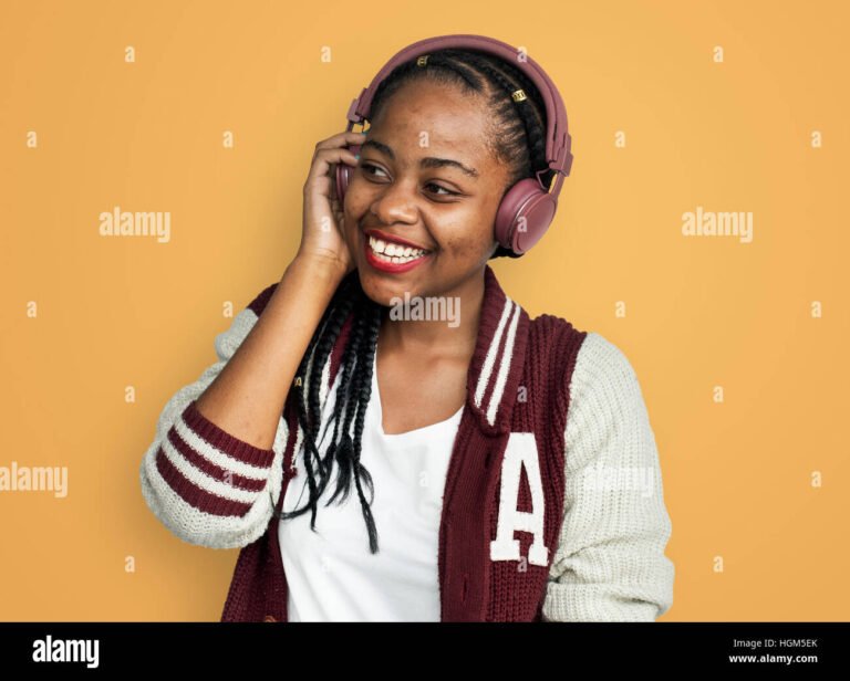 Cómo puedo hacer que Google reconozca esta canción 20 persona escuchando musica con auriculares