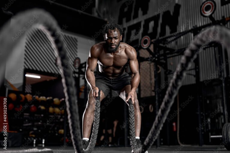 Cómo puedo usar mi compensar en Smart Fit para pagar mi membresía 5 persona haciendo ejercicio en gimnasio moderno
