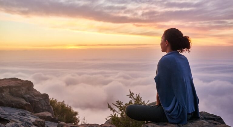 persona meditando en un entorno sereno 1
