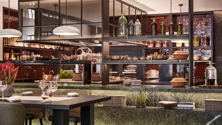 Dónde se encuentra el restaurante Cali Mio en La Castellana 14 restaurante elegante en la castellana