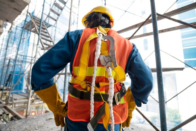 Qué relación existe entre pensiones y riesgos laborales en Colombia 3 Qué relación existe entre pensiones y riesgos laborales en Colombia