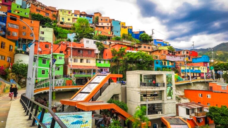 Cuál es la historia de Medellín, Colombia y su evolución a través del tiempo 11 transformacion urbana de medellin colombia